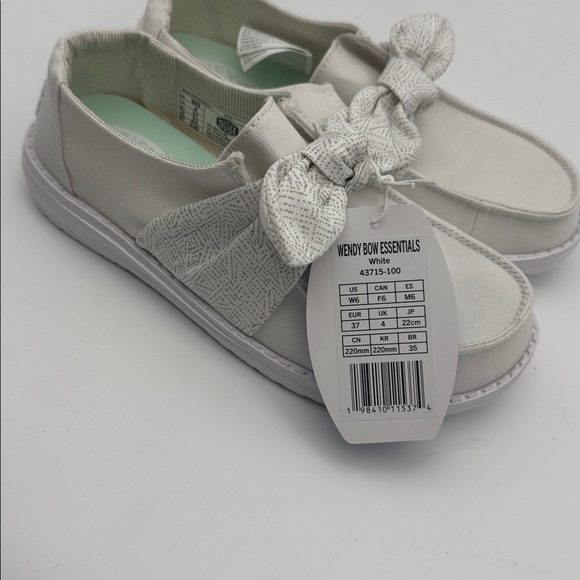 Hey Dude Women's White Casual Shoes size 6 - Picture 4 of 4